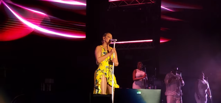 *VIDEO* Mariah Carey enamora a Aruba con su concierto